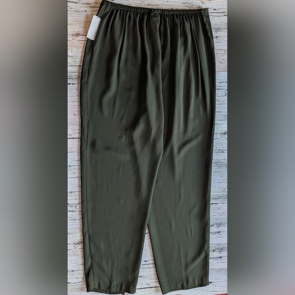 NWT Addition Elle Pleated Olive Green Pants Size 20  Made in Canada - Picture 2 of 8